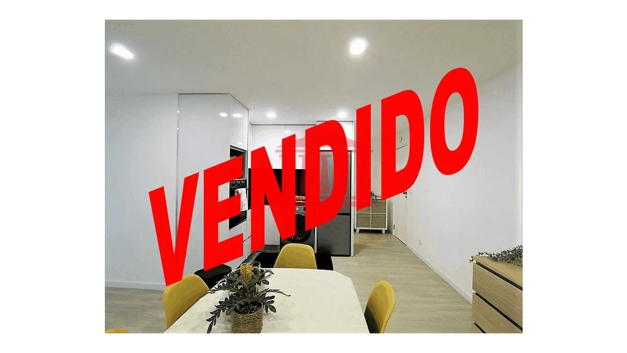 Apartamento T1 para Venda em Arcozelo Foto 1