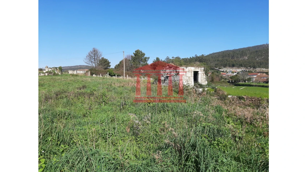 Terreno para Venda em Vila Cova e Feitos Foto 2