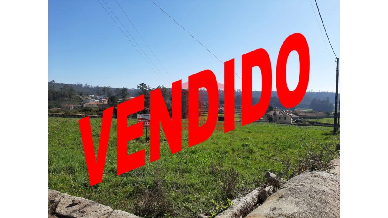 Terreno para Venda em Vila Cova e Feitos Foto 1