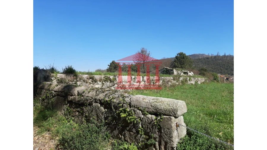 Terreno para Venda em Vila Cova e Feitos Foto 3