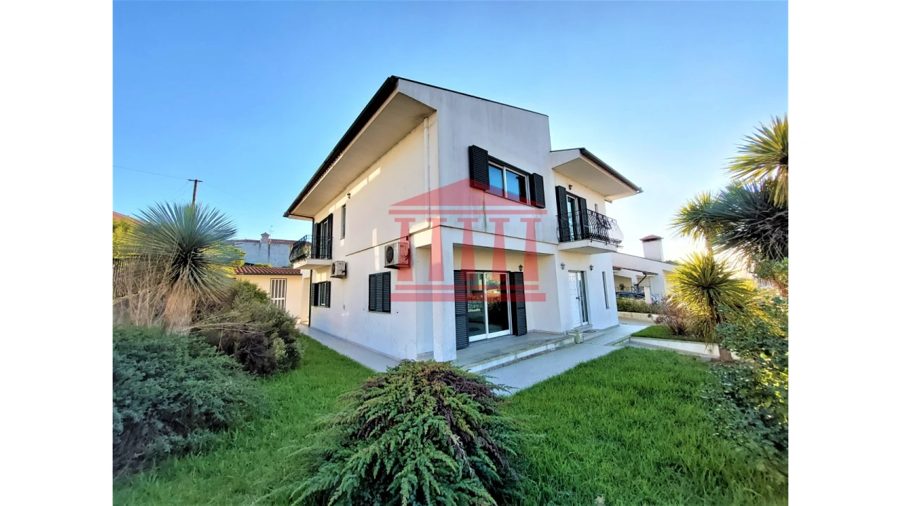 Moradia T3 para Venda em Barcelinhos Foto 6