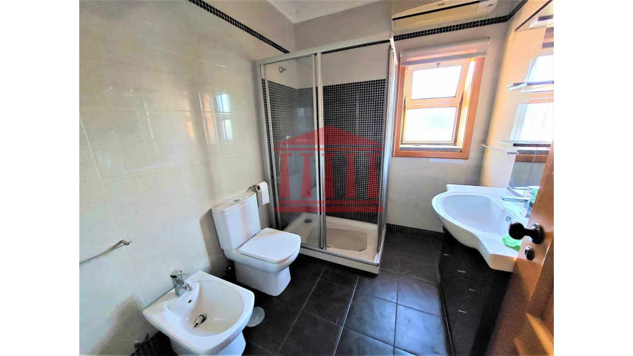 Moradia T3 para Venda em Barcelinhos Foto 32