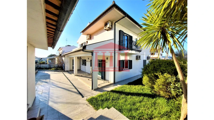 Moradia T3 para Venda em Barcelinhos Foto 5