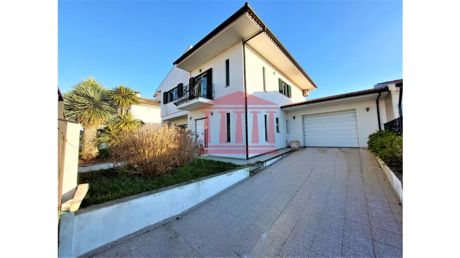 Moradia T3 para Venda em Barcelinhos Foto 7