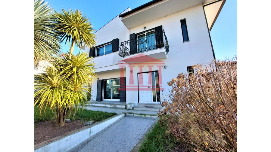 Moradia T3 para Venda em Barcelinhos Foto 8