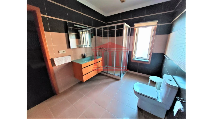 Moradia T3 para Venda em Barcelinhos Foto 30