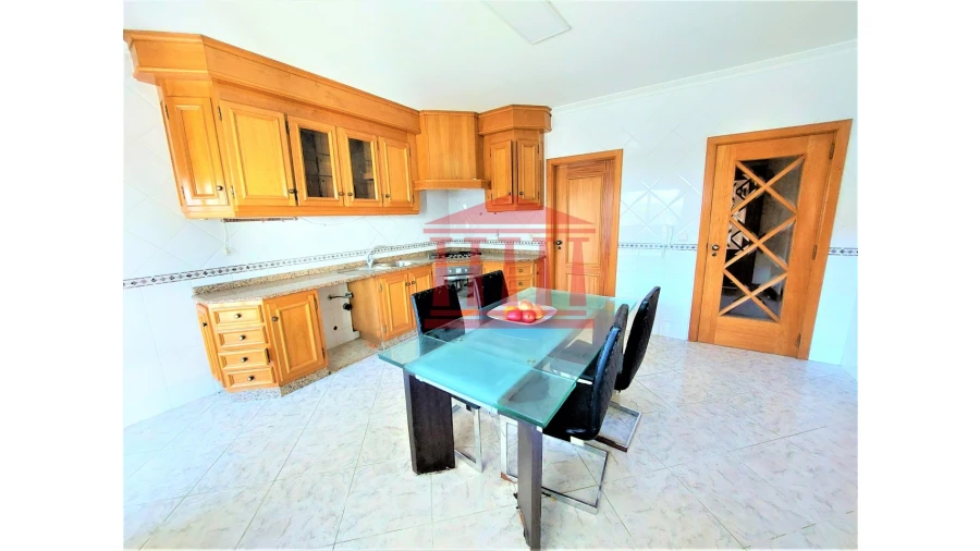 Moradia T3 para Venda em Barcelinhos Foto 13