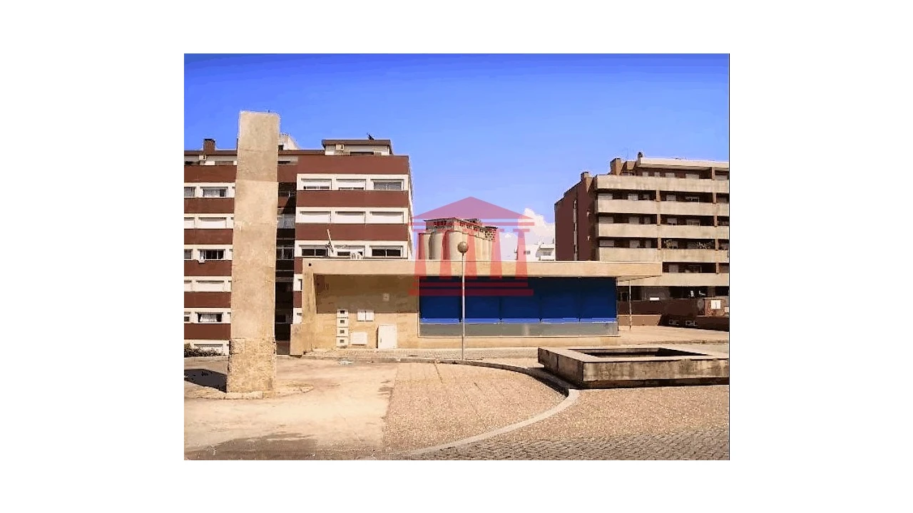 Loja para Venda em Arcozelo Foto 1