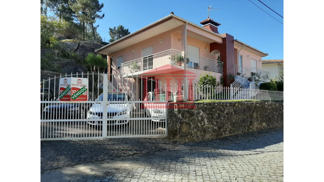 Moradia T3 para Venda em Adães Foto 2