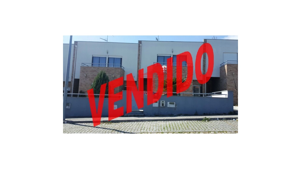 Moradia T3 para Venda em Galegos (São Martinho) Foto 1