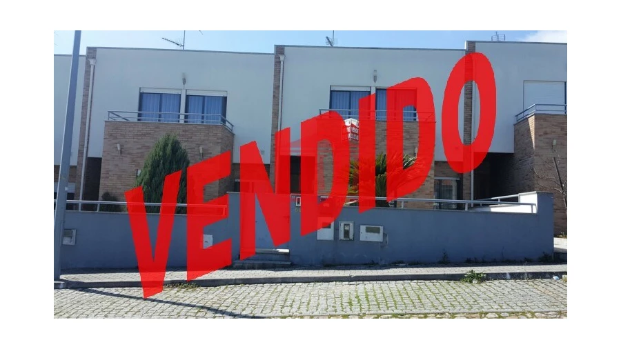 Moradia T3 para Venda em Galegos (São Martinho) Foto 1