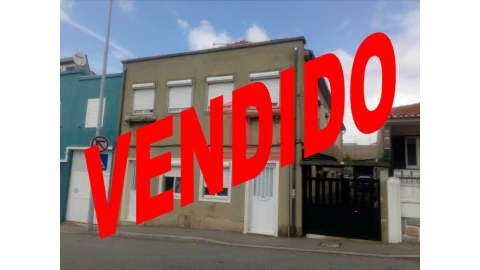 Prédio para Venda em Santa Marinha e São Pedro da Afurada