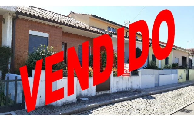 Moradia T2 para Venda em Arcozelo