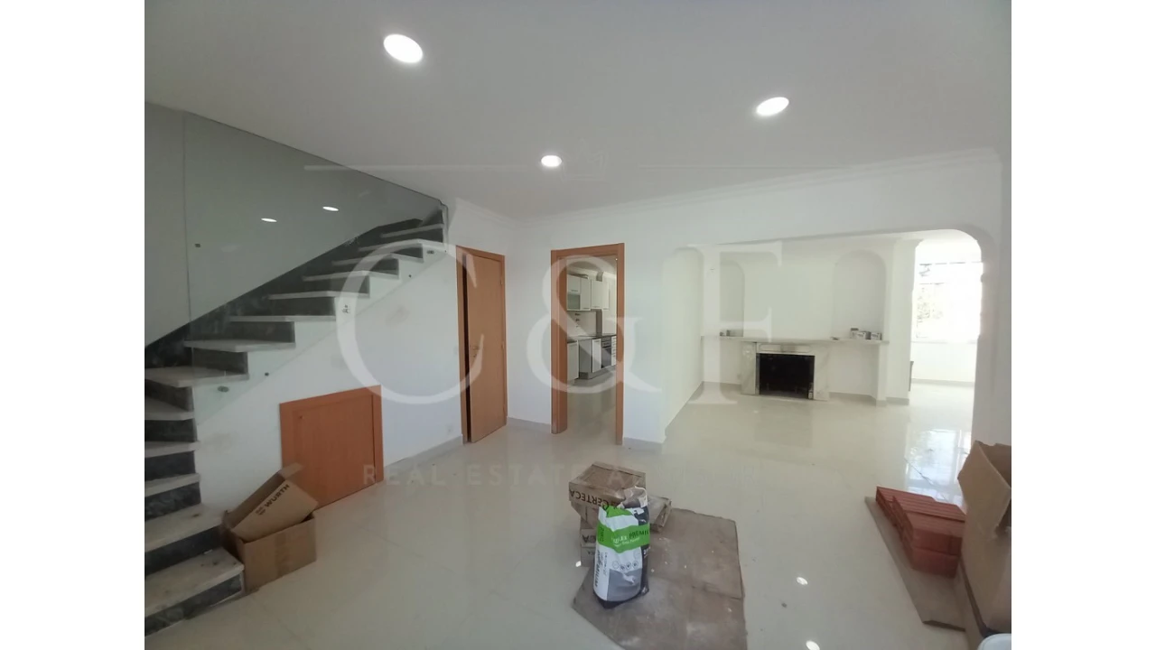 Moradia T5 para Venda em Carcavelos e Parede Foto 20