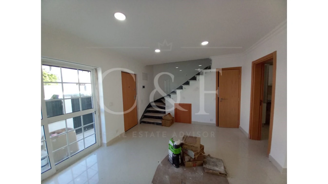 Moradia T5 para Venda em Carcavelos e Parede Foto 19
