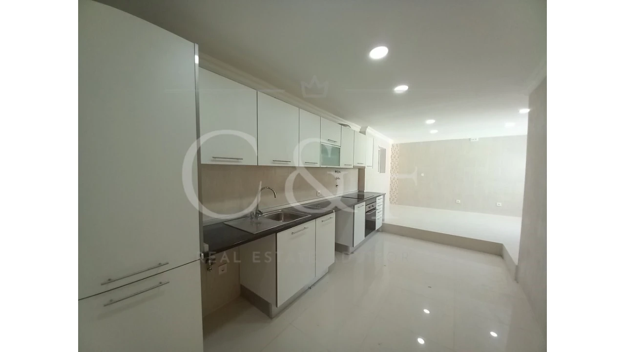 Moradia T5 para Venda em Carcavelos e Parede Foto 7