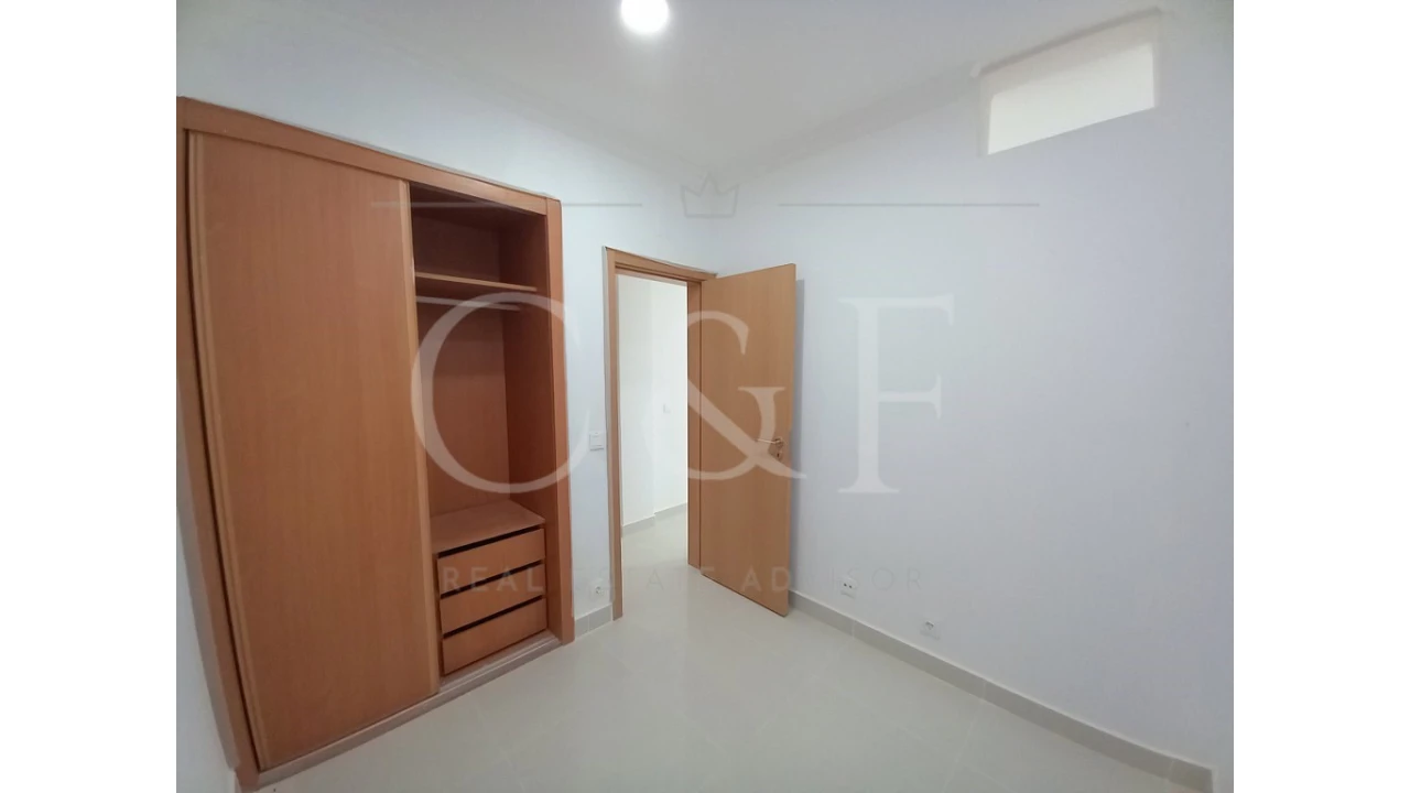 Moradia T5 para Venda em Carcavelos e Parede Foto 34