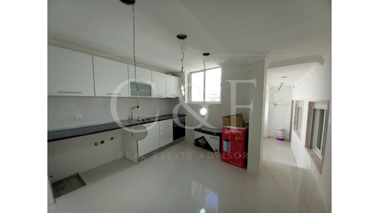 Moradia T5 para Venda em Carcavelos e Parede Foto 16