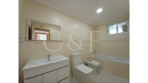 Moradia T5 para Venda em Carcavelos e Parede
