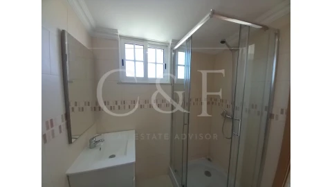 Moradia T5 para Venda em Carcavelos e Parede