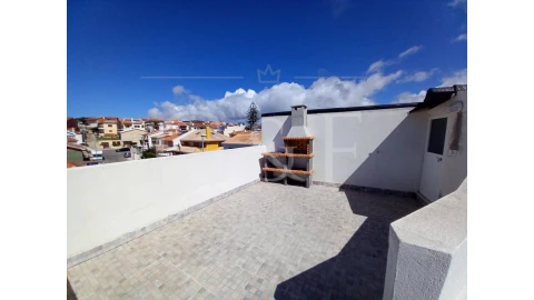 Moradia T5 para Venda em Carcavelos e Parede
