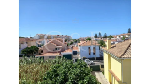 Moradia T5 para Venda em Carcavelos e Parede