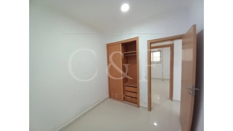 Moradia T5 para Venda em Carcavelos e Parede