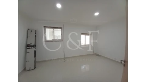 Moradia T5 para Venda em Carcavelos e Parede