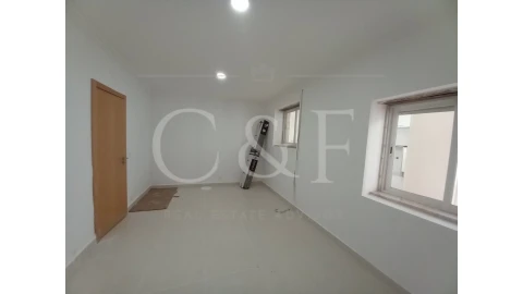 Moradia T5 para Venda em Carcavelos e Parede