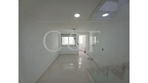 Moradia T5 para Venda em Carcavelos e Parede