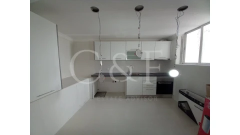 Moradia T5 para Venda em Carcavelos e Parede