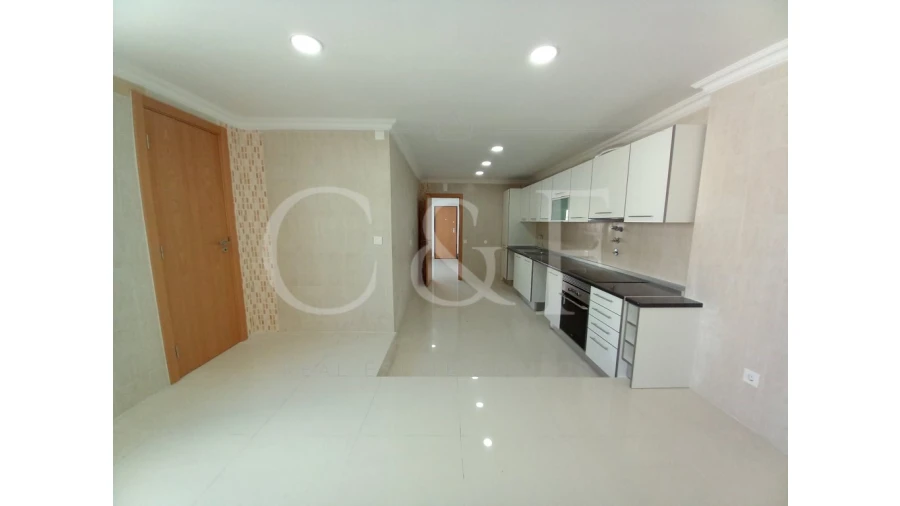 Moradia T5 para Venda em Carcavelos e Parede Foto 10