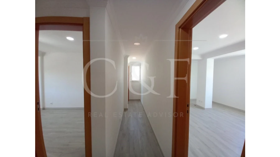 Moradia T5 para Venda em Carcavelos e Parede Foto 35