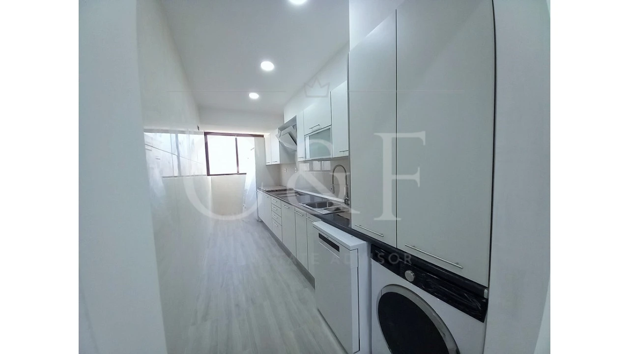 Apartamento T3 para Venda em Costa da Caparica Foto 15