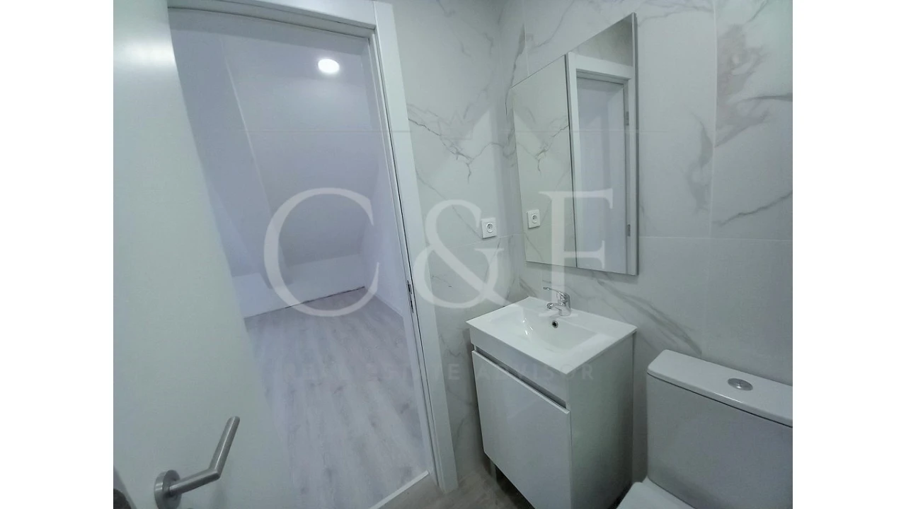 Apartamento T3 para Venda em Costa da Caparica Foto 35