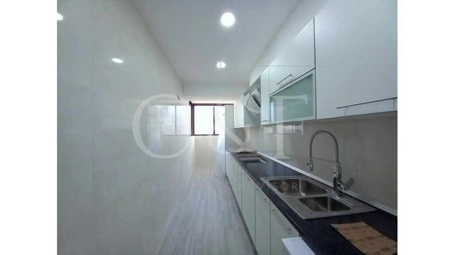 Apartamento T3 para Venda em Costa da Caparica Foto 17