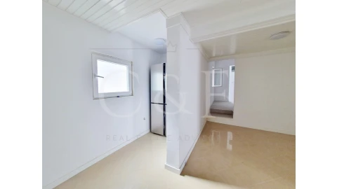 Moradia T9 para Venda em Alcantara