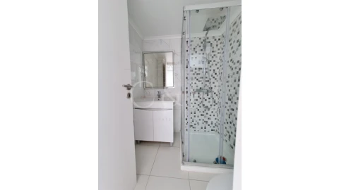 Moradia T9 para Venda em Alcantara