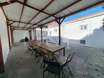 Moradia T9 para Venda em Alcantara