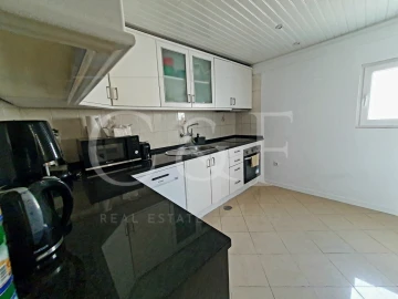 Moradia T9 para Venda em Alcantara