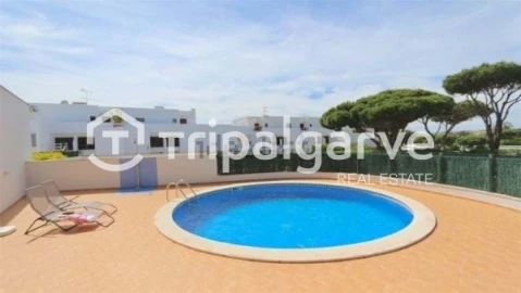 Moradia T5 para Venda em Quarteira