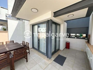 Moradia T5 para Venda em Quarteira