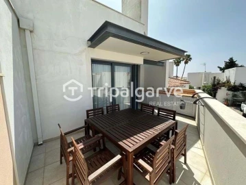 Moradia T5 para Venda em Quarteira