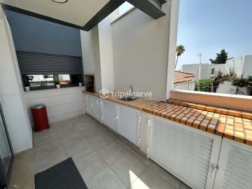 Moradia T5 para Venda em Quarteira