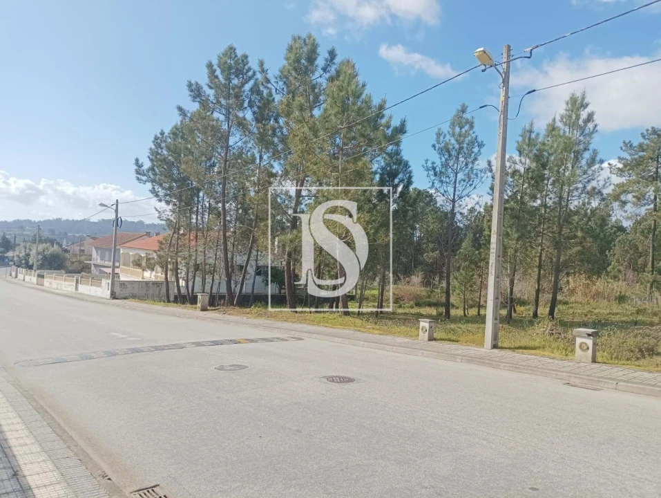 Terreno para Venda em Caxarias Foto 1