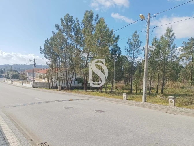 Terreno para Venda em Caxarias