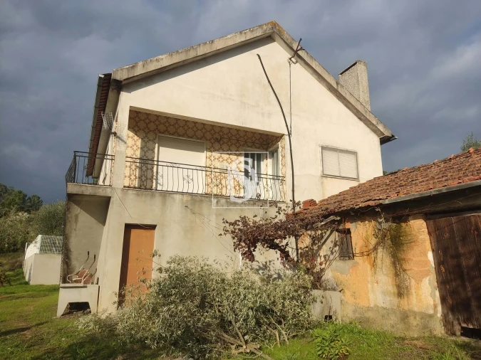 Moradia T3 para Venda em Caxarias Foto 2