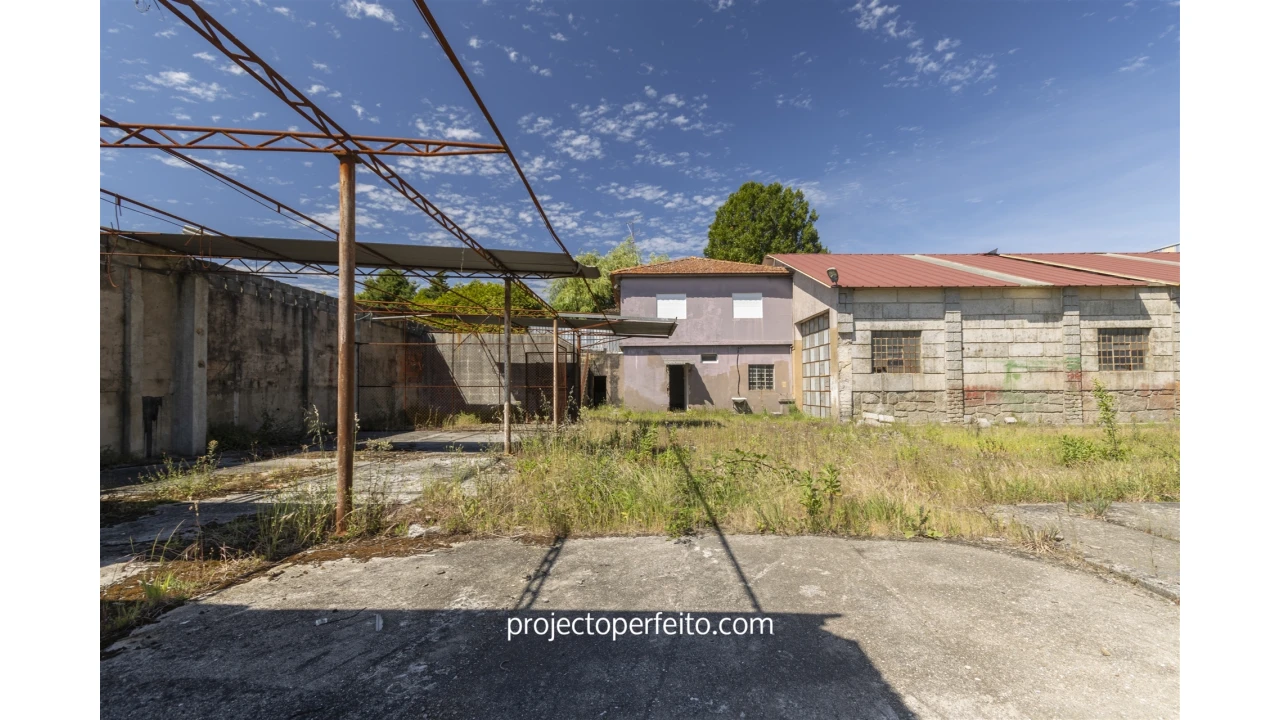 Armazém para Venda em São Miguel do Souto e Mosteirô Foto 4