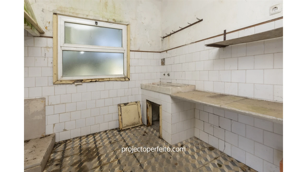 Armazém para Venda em São Miguel do Souto e Mosteirô Foto 10