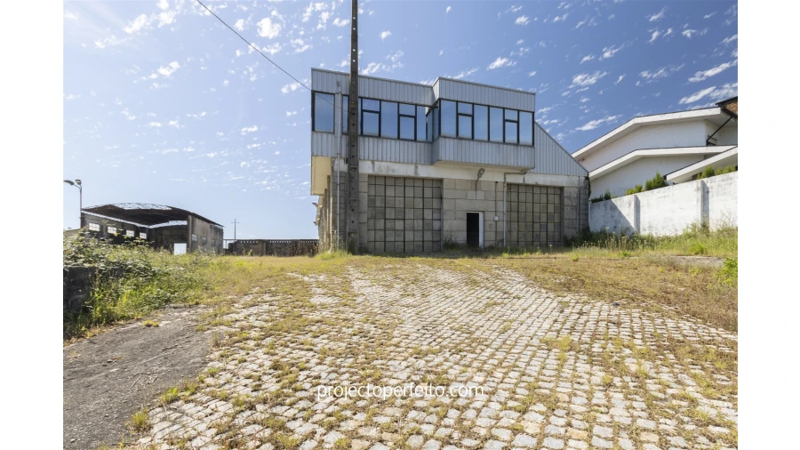 Armazém para Venda em São Miguel do Souto e Mosteirô Foto 2